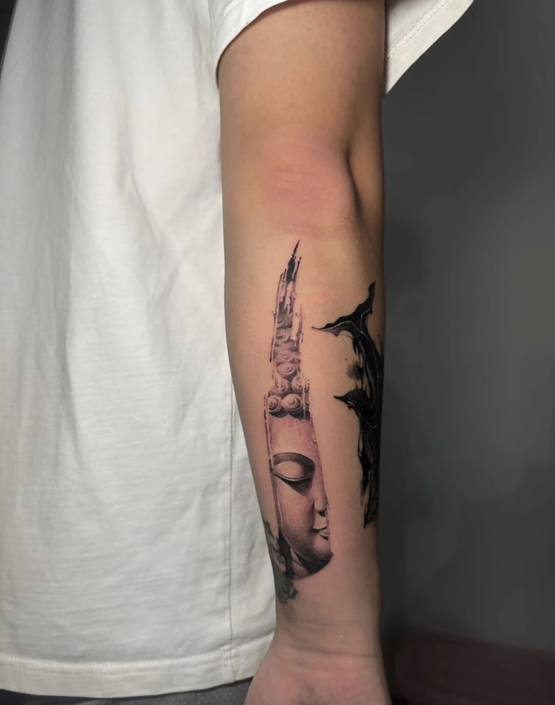 Hình xăm Phật ở bắp tay