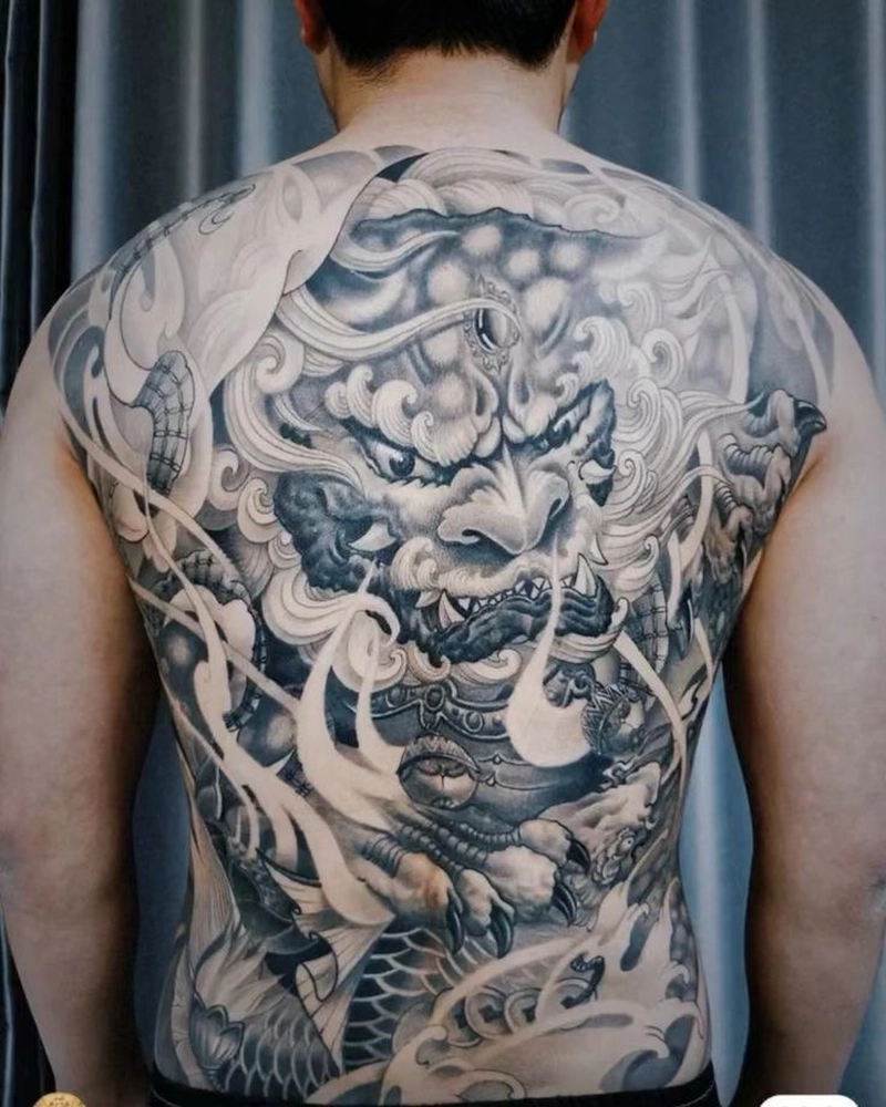 Hình xăm Tỳ Hưu ở lưng