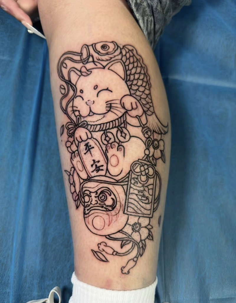 Hình xăm bắp chân nữ cá tính