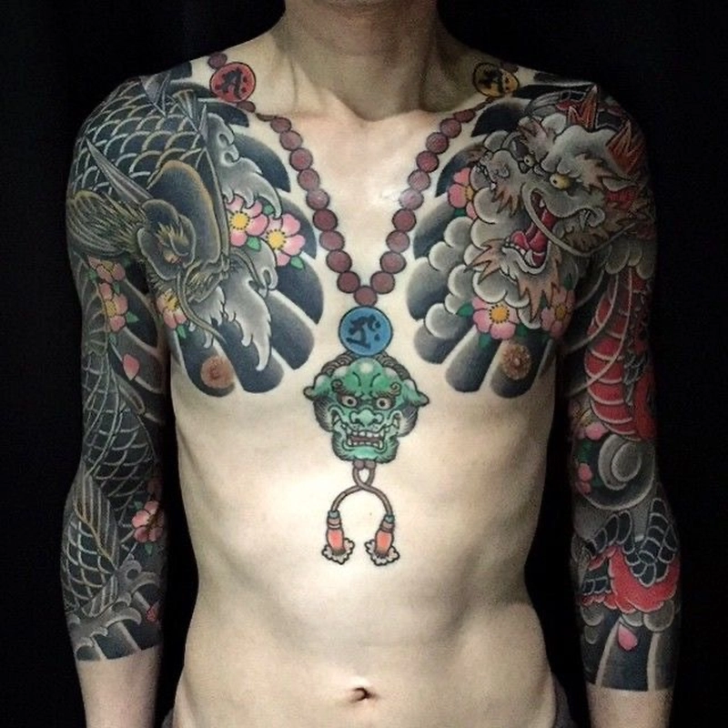 Hình xăm cá chép hóa rồng biểu tượng của ý chí và thành công tối giản