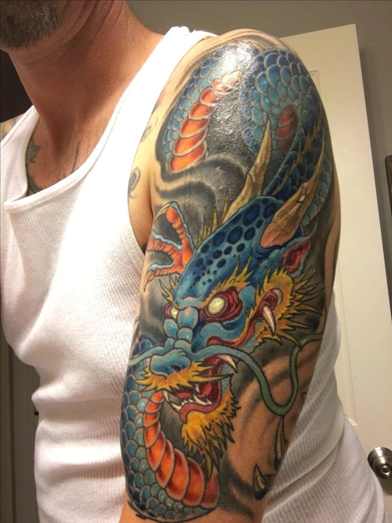 Hình xăm cá chép hóa rồng đen trắng