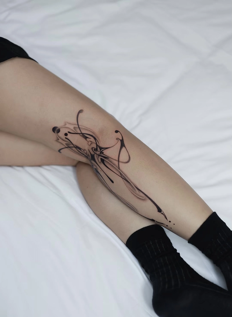 Hình xăm chân nữ biểu tượng cung hoàng đạo