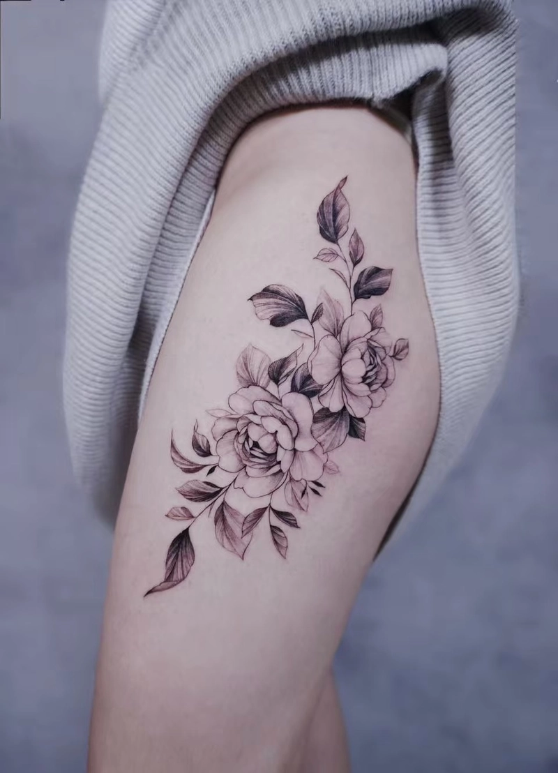 Hình xăm chân nữ đơn giản