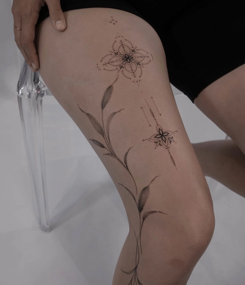 Hình xăm chân nữ hình hoa dây leo