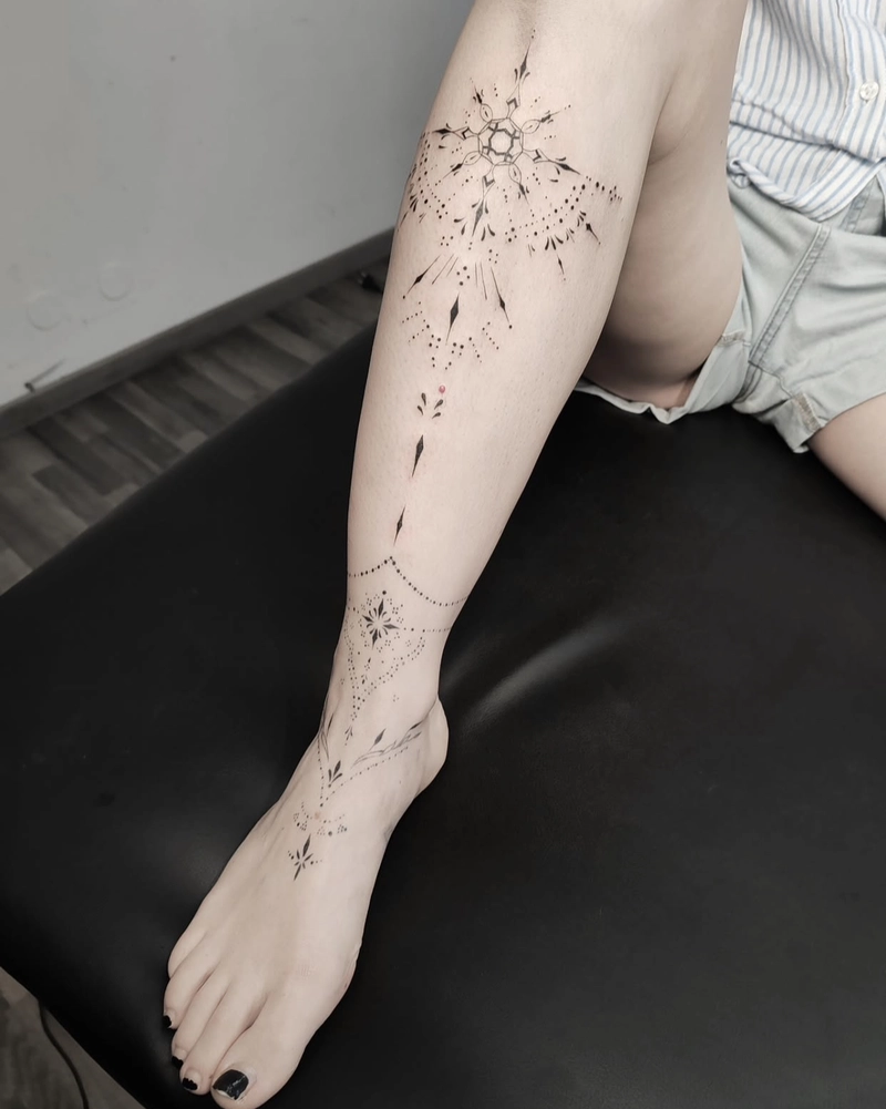 Hình xăm chân nữ phong cách Nhật Bản