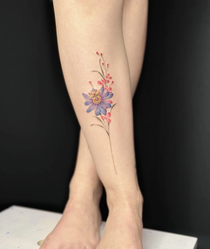 Hình xăm chân nữ phong cách châu Âu