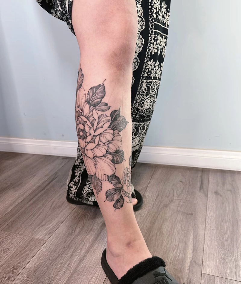 Hình xăm chân nữ quyến rũ