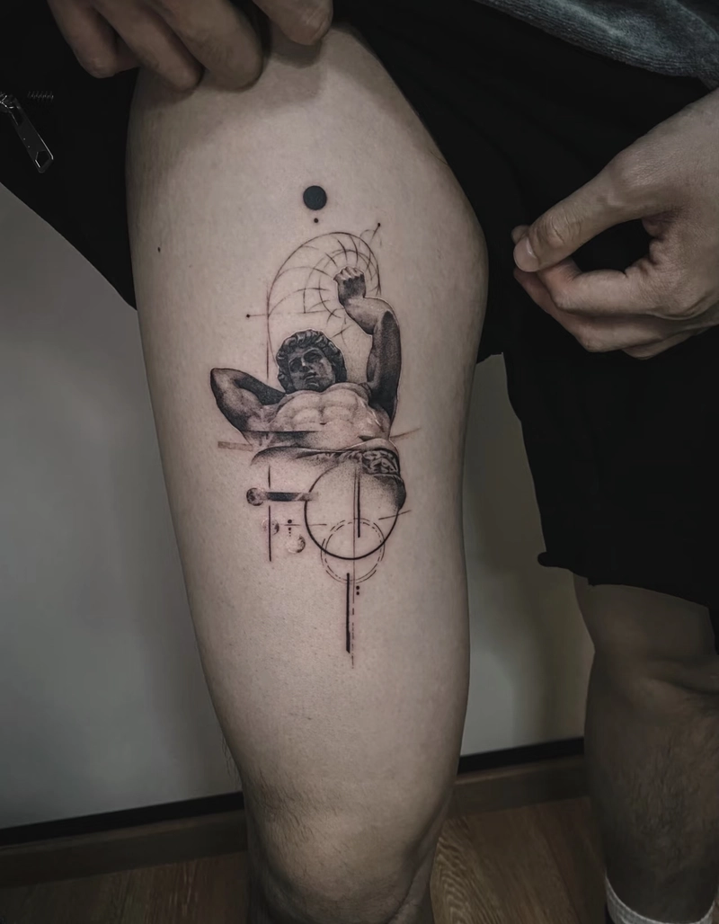 Hình xăm đại bàng ở chân cho nam