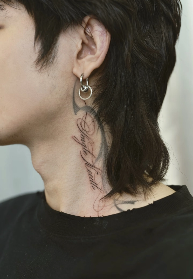 Hình xăm đồng hồ ở cổ cho nam Hình xăm đồng hồ ở cổ cho nam