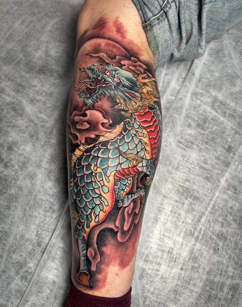 Hình xăm hiện thực ở chân cho nam đẹp