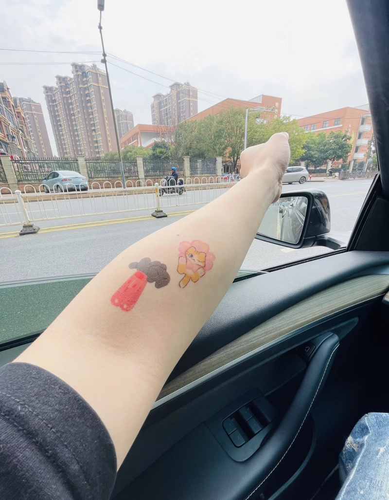 Hình xăm mini kín đáo dễ thương cho nữ nghệ thuật Hình xăm mini kín đáo dễ thương cho nữ nghệ thuật