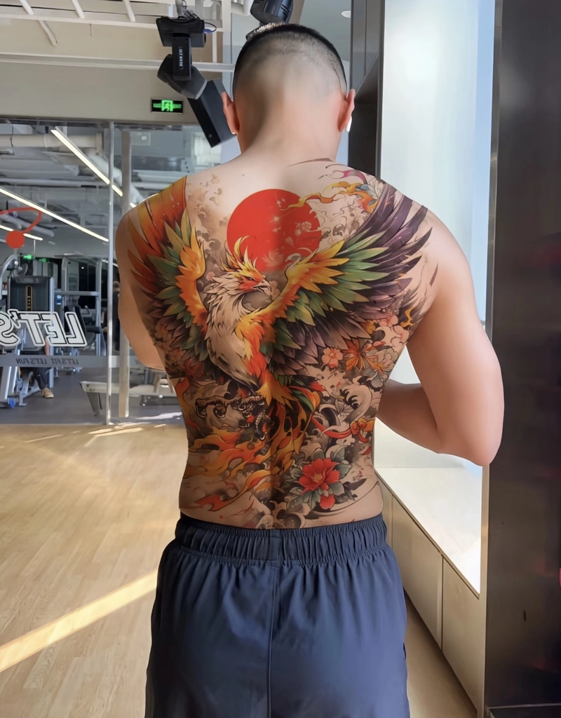 Hình xăm ngọn lửa ở lưng cho nam