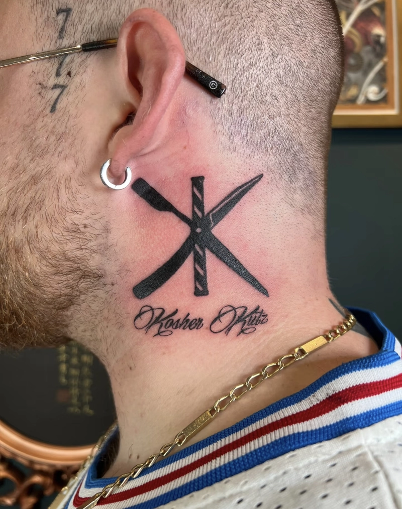 Hình xăm nhỏ ở cổ cho nam Hình xăm nhỏ ở cổ cho nam