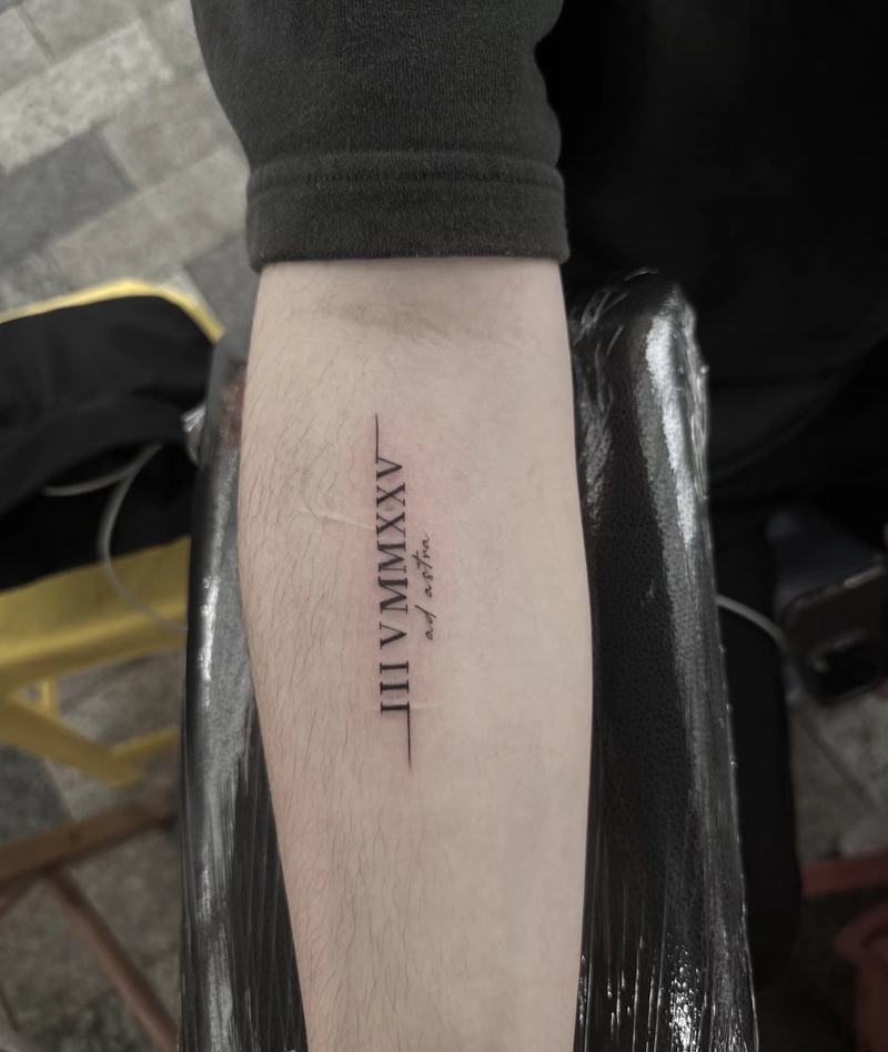 Hình xăm ở bắp tay trên cho nam