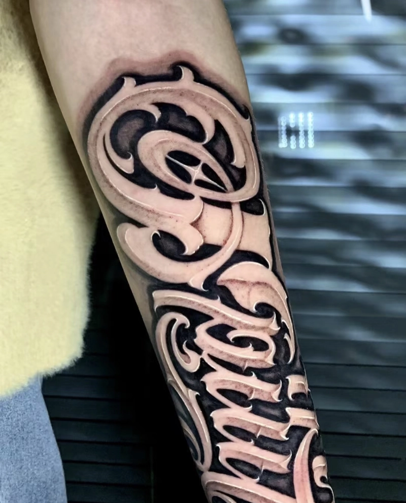 Hình xăm phong cách hiện thực trên tay cho nam