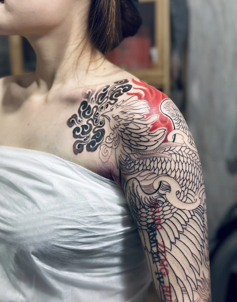 Hình xăm phượng hoàng ở ngực