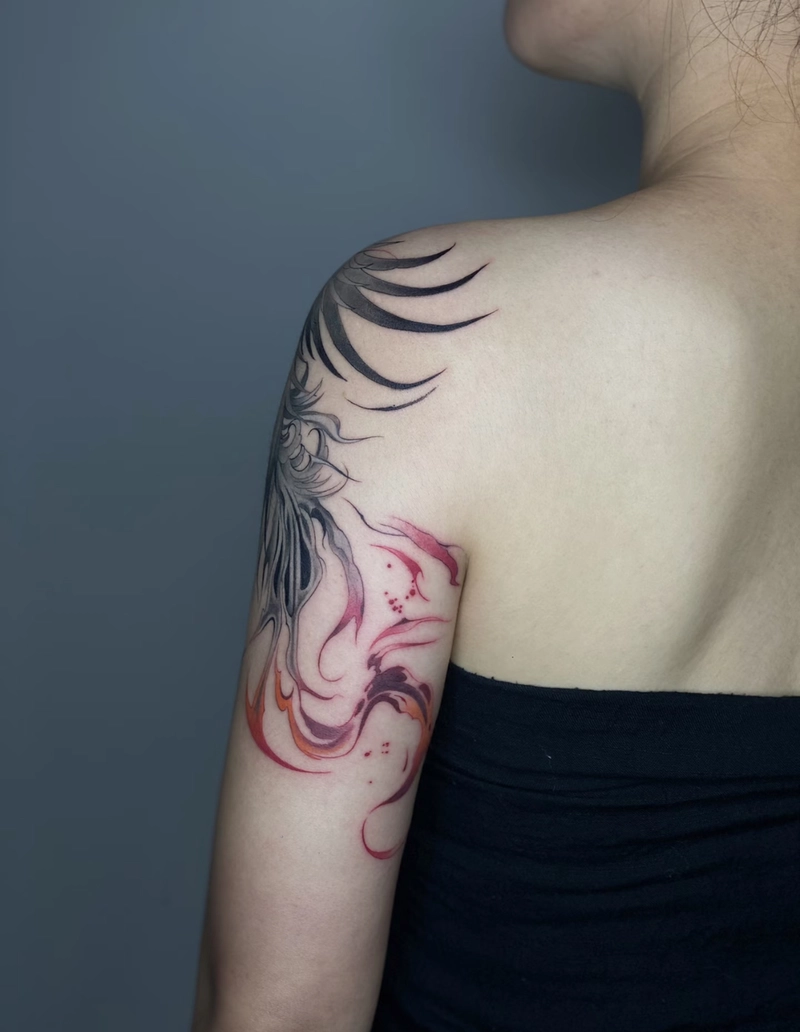 Hình xăm phượng hoàng ở vai