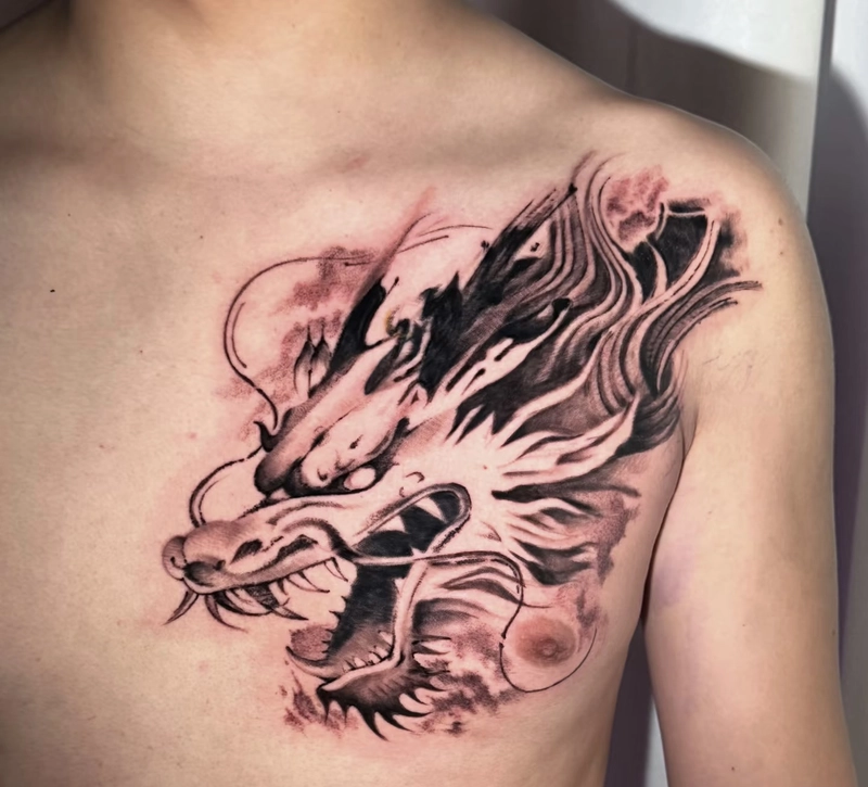 Hình xăm rồng quấn quanh chân