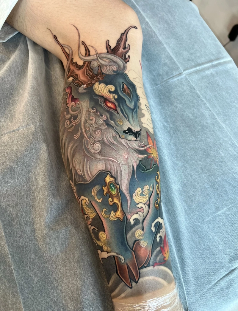 Hình xăm sóng biển ở chân cho nam