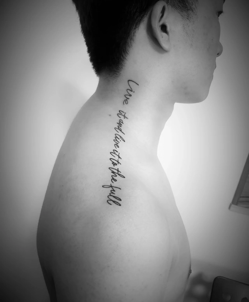 Hình xăm thánh giá ở cổ cho nam Hình xăm thánh giá ở cổ cho nam