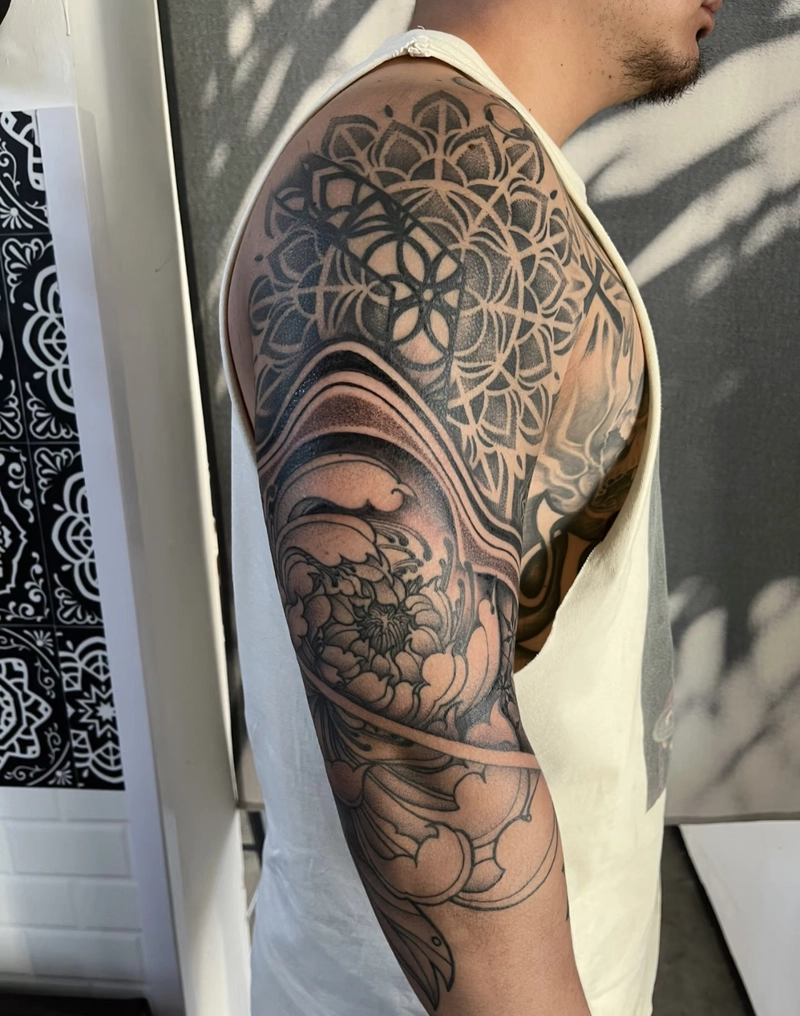 Hình xăm tribal biểu tượng sức mạnh nam