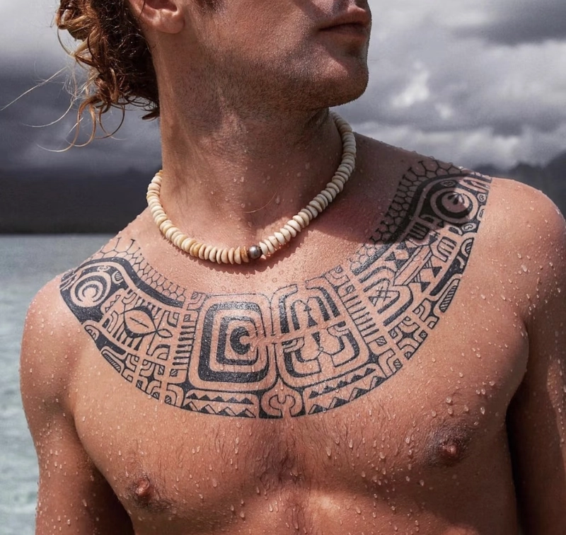 Hình xăm tribal cổ nam