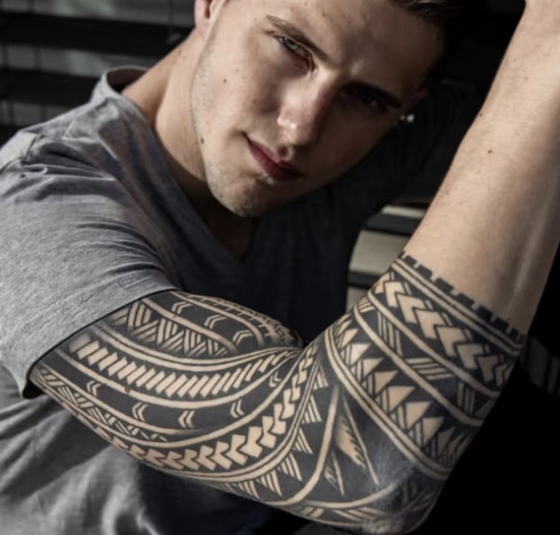 Hình xăm tribal mini nam