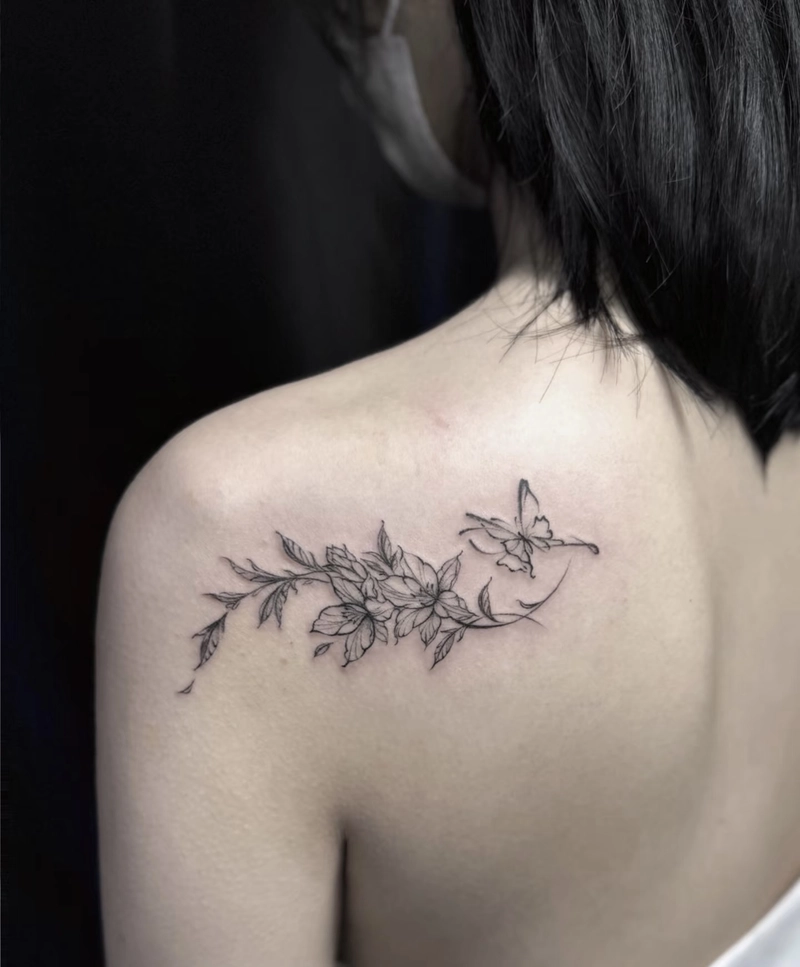 Hình xăm vai nữ đơn giản