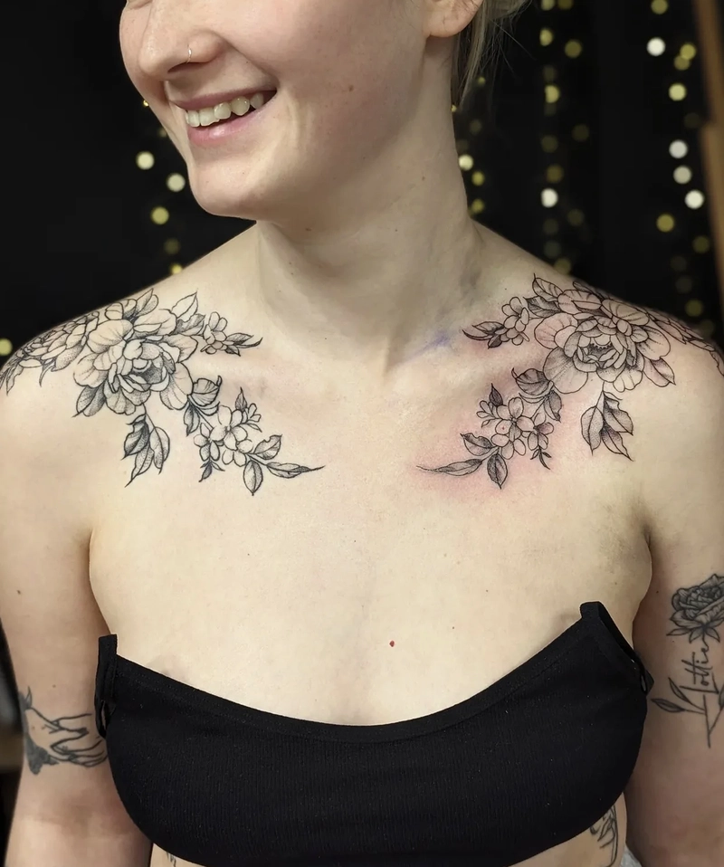 Hình xăm vai nữ nhẹ nhàng mà sang trọng