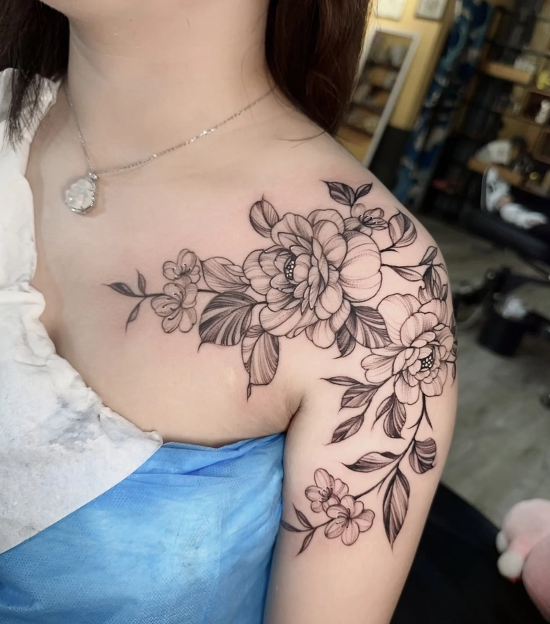 Hình xăm vai nữ phong thủy