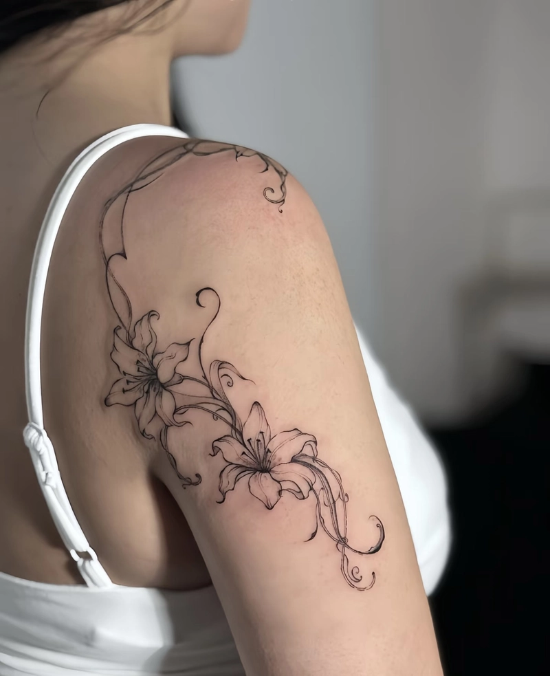 Hình xăm vai nữ tinh tế