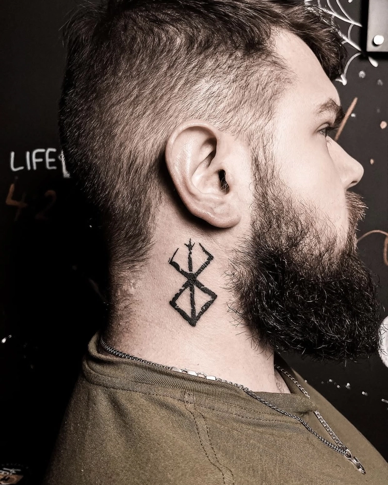 các mẫu xăm hình đẹp cho nam ở cổ