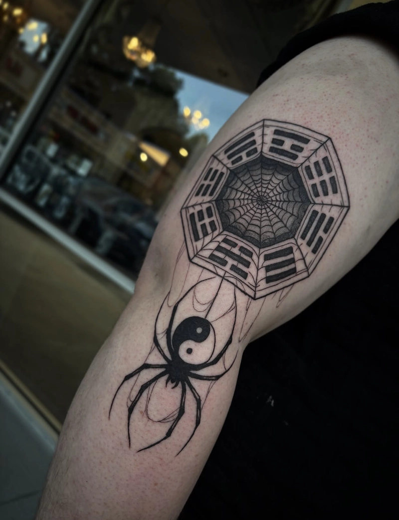 hình xăm bát quái giúp chủ nhân giữ tâm thế vững vàng