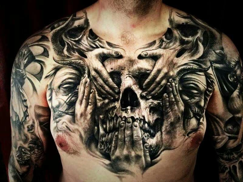 hình xăm biểu tưởng độc đáo ở ngực