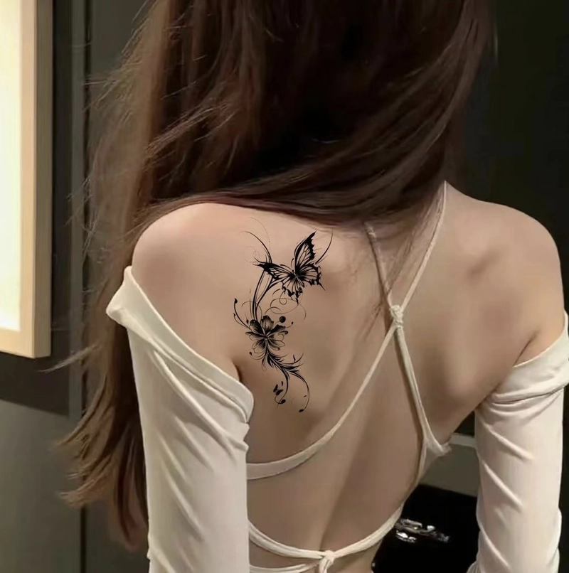 hình xăm bướm độc lạ cho nữ