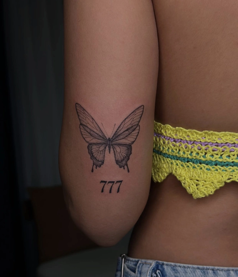 hình xăm bướm đơn giản