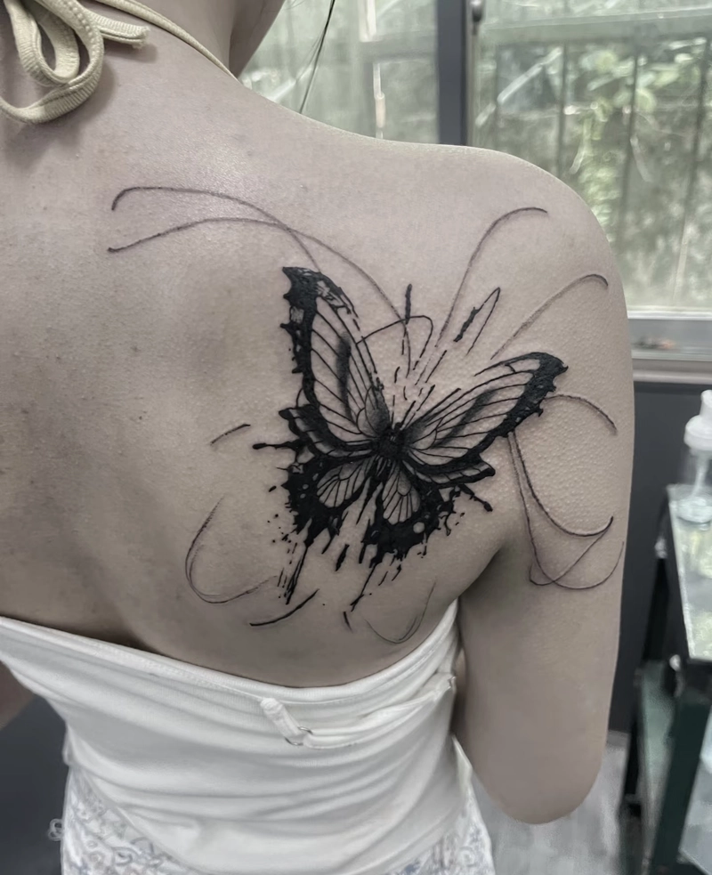 hình xăm bướm ngọt ngào nữ tính