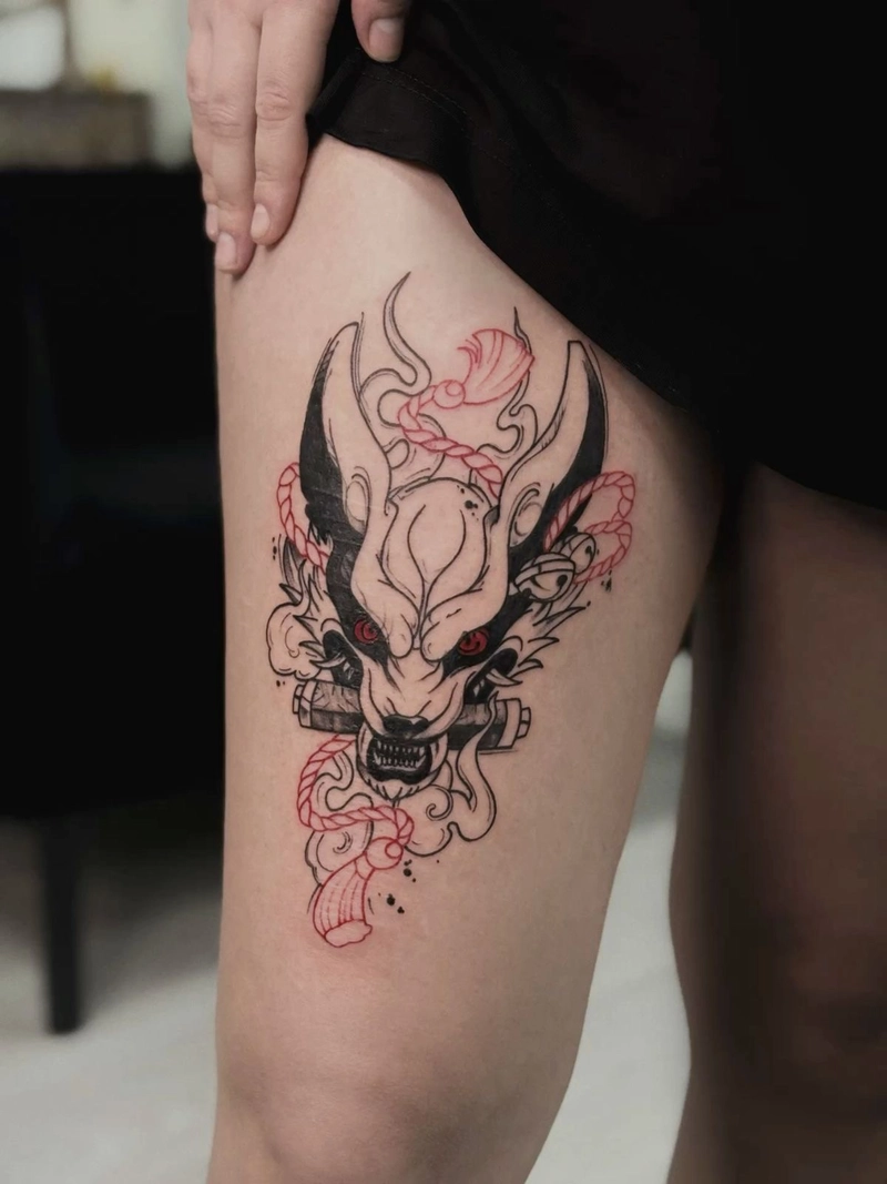 hình xăm cá tính ở đùi