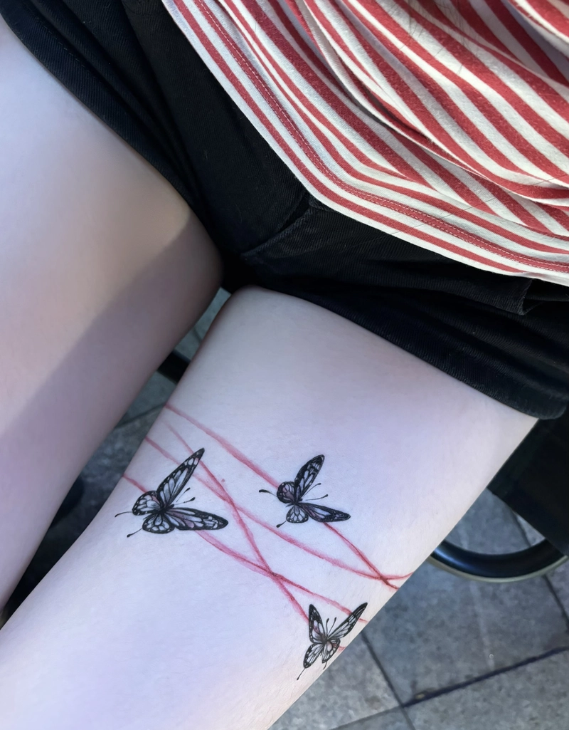 hình xăm chân nữ nhẹ nhàng