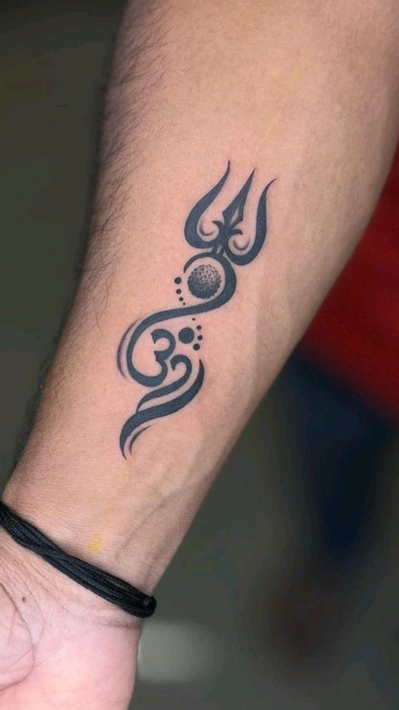 hình xăm chữ Om thể hiện lòng thành và tôn kính