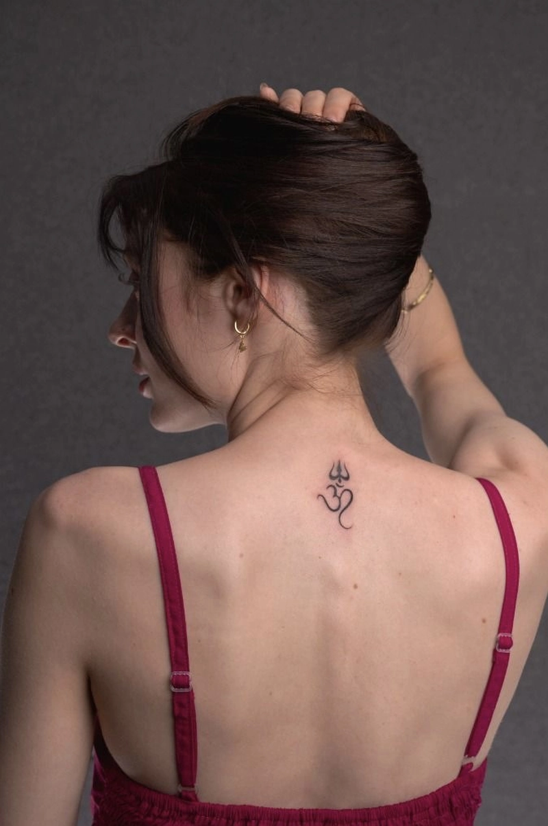 hình xăm chữ Om thể hiện sự thức tỉnh tâm linh