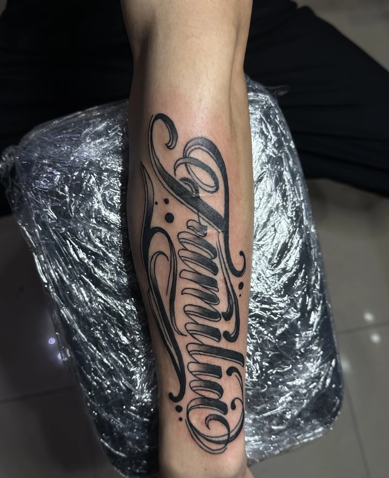 hình xăm chữ âu mĩ cho nam