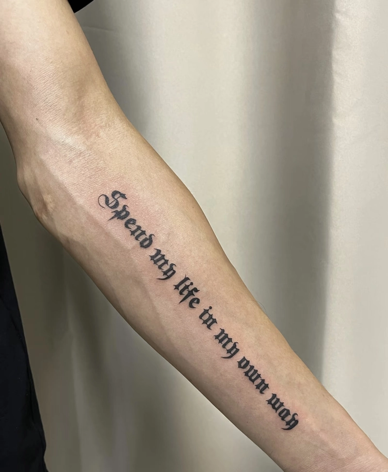 hình xăm chữ cá nhân hóa cho nam