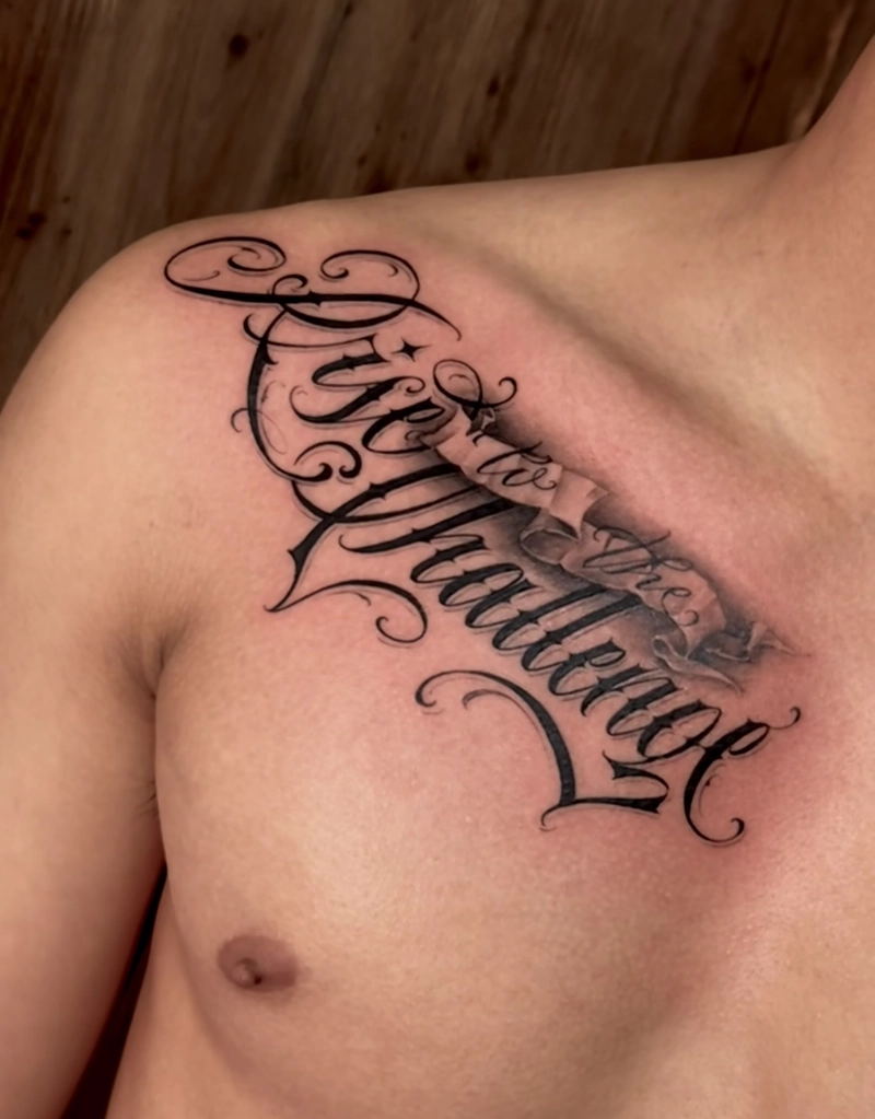 hình xăm chữ đẹp ở vai nam