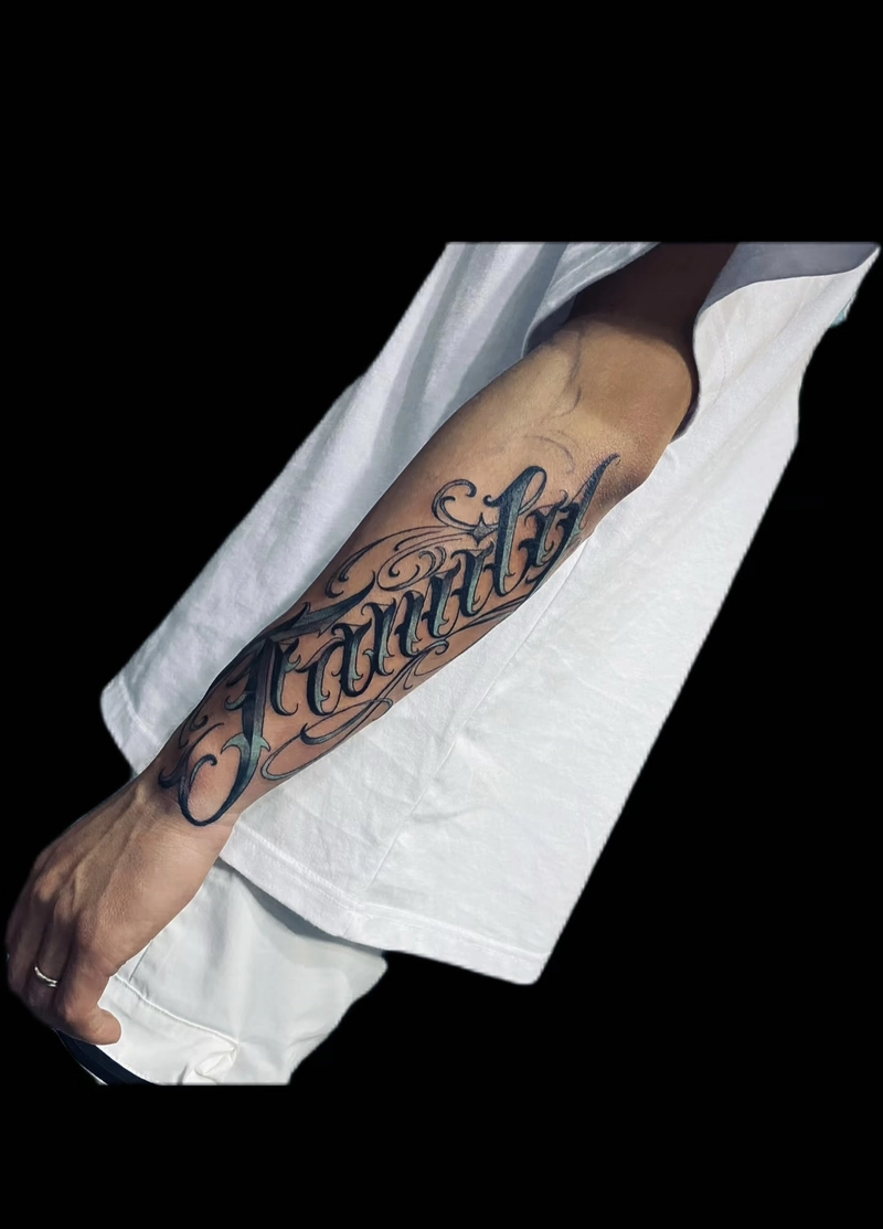 hình xăm chữ mạnh mẽ cho nam