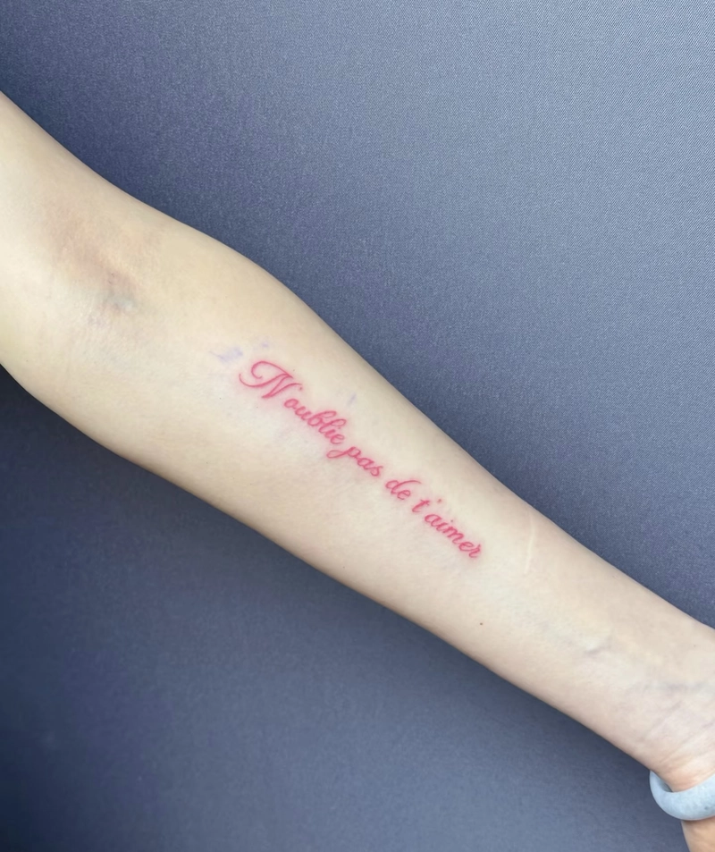 hình xăm chữ nhẹ nhàng quyến rũ hình xăm chữ nhẹ nhàng quyến rũ