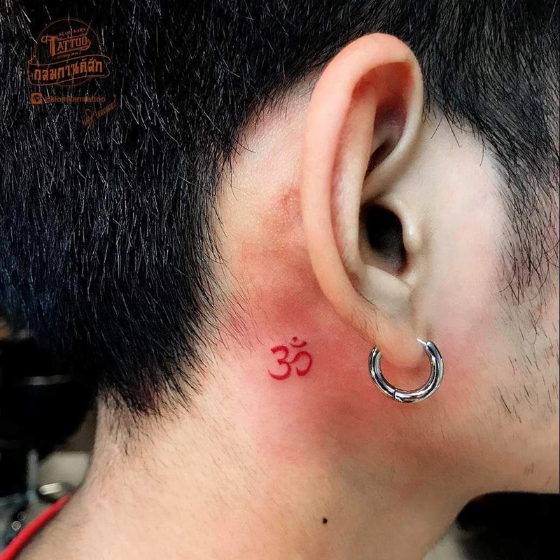 hình xăm chữ om biểu tượng bảo vệ ở cổ hình xăm chữ om biểu tượng bảo vệ ở cổ