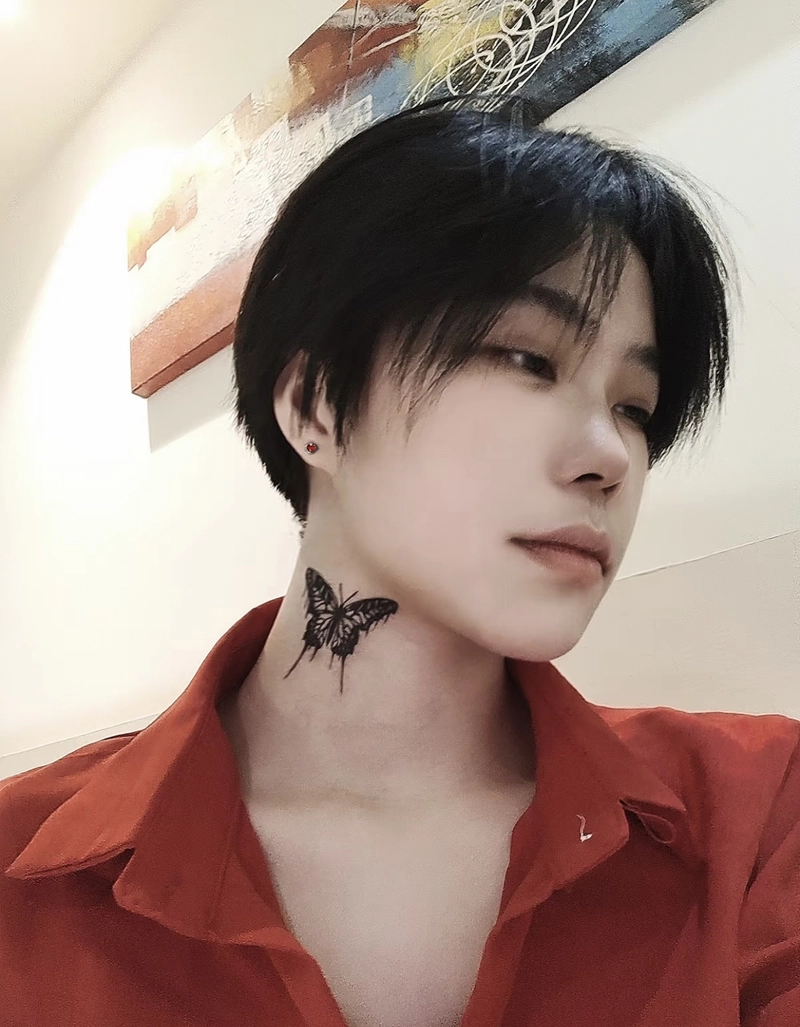 hình xăm con bướm đẹp ở cổ hình xăm con bướm đẹp ở cổ