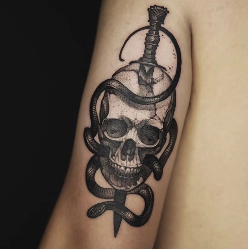 hình xăm đầu lâu hoang dã