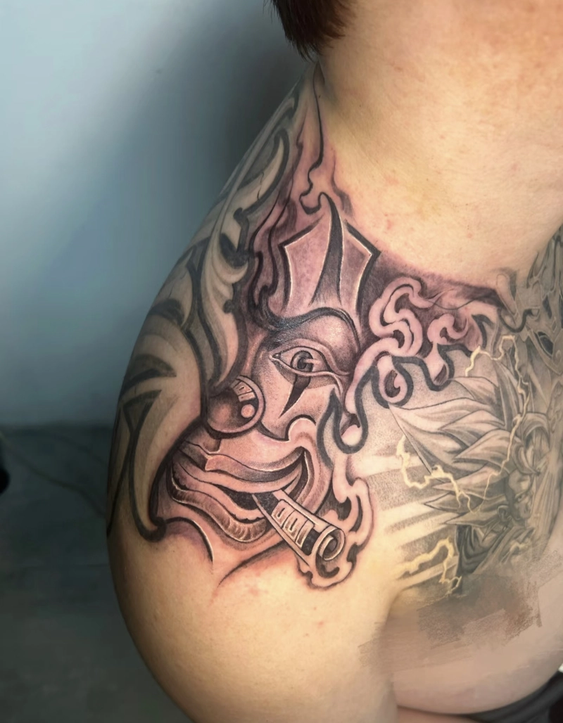 hình xăm đẹp nửa ngực